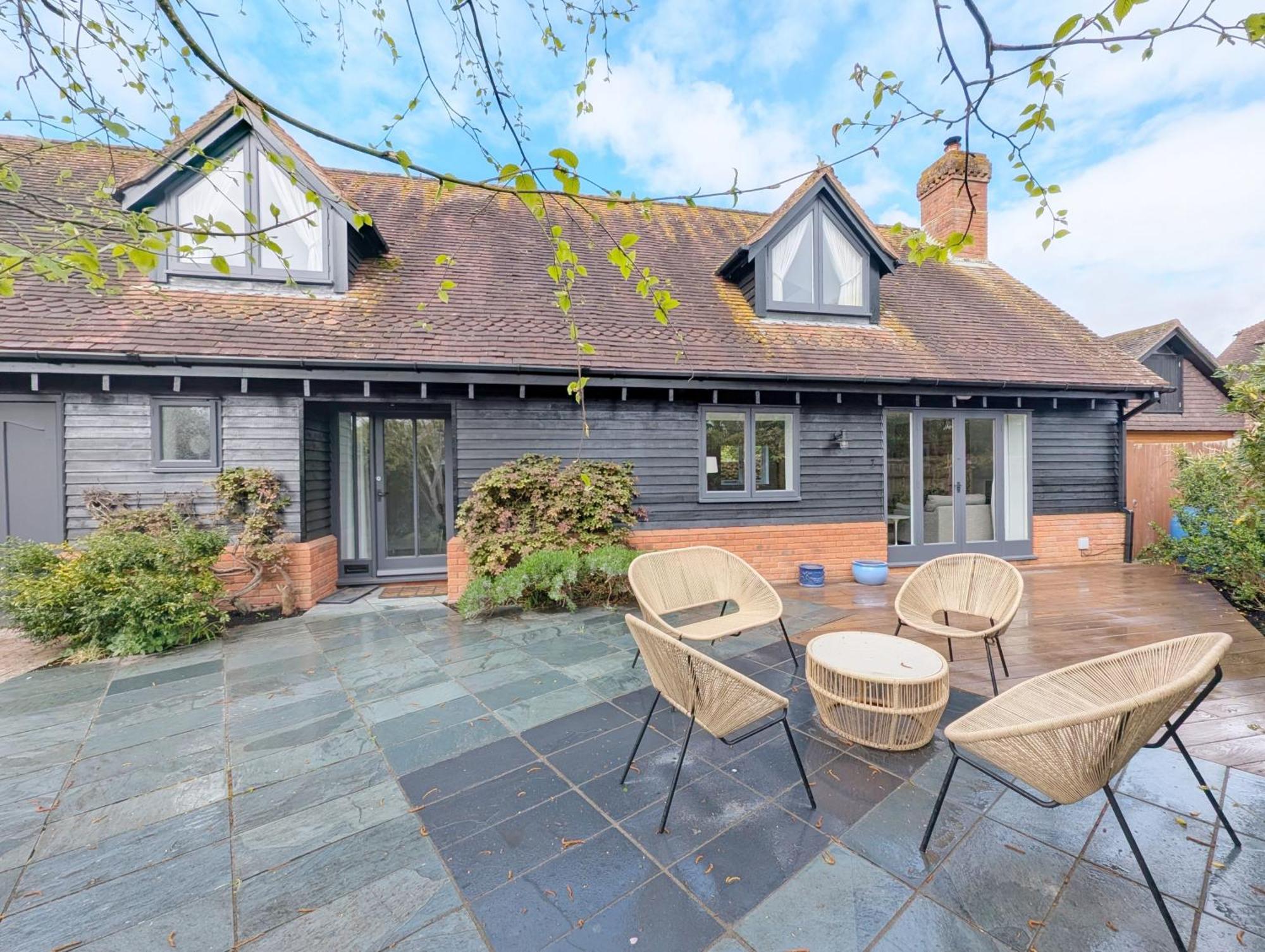 Old Lock Cottage, Birdham Exterior photo